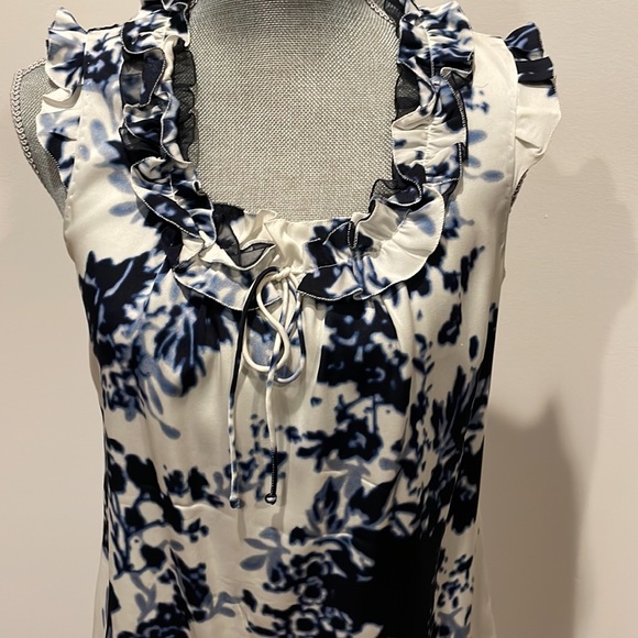 Top - Picture 2 of 11